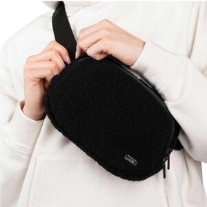 NWT Lole Black Sherpa Crossbody Bag Unisex One Size